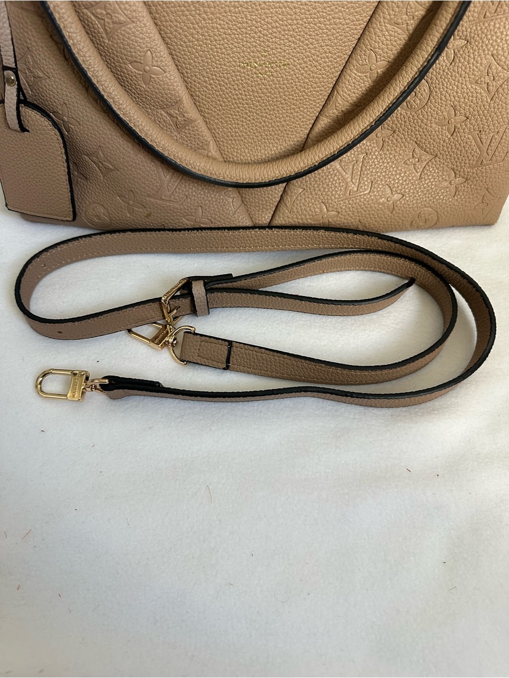 INSPIRED Beige Shoulder Bag with Gold Hardware - Picture 6 of 6